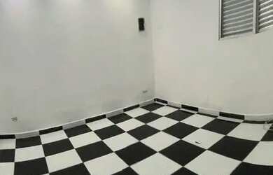 Imagem: A casa possui 1 Dormitório e 1 Banheiro e está localizado