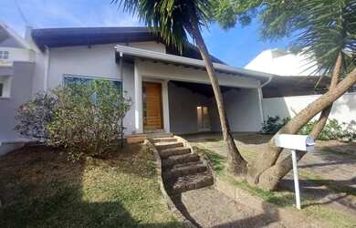 Imagem: A casa em condomínio possui 3 Dormitórios, 3 Banheiros, 3