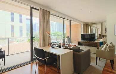 Imagem: O studio possui 1 Dormitório, 2 Banheiros, 2 Vagas na garagem