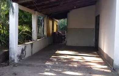 Imagem: A casa possui 1 Dormitório e 3 Vagas na garagem e está localizado