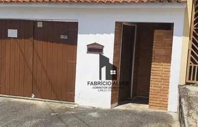 Imagem: A casa possui 2 Dormitórios, 1 Banheiro, 2 Vagas na garagem