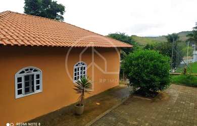 Imagem: A casa em condomínio possui 3 Dormitórios, 1 Banheiro, 4 Vagas