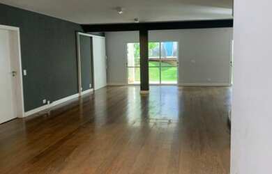 Imagem: A casa em condomínio possui 4 Dormitórios, 5 Banheiros, 4