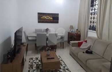 Imagem: A casa possui 3 Dormitórios, 2 Banheiros, 1 Vaga na garagem