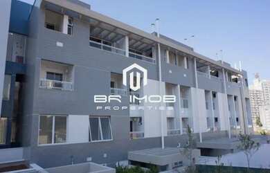 Imagem: A casa possui 2 Dormitórios, 3 Banheiros, 2 Vagas na garagem