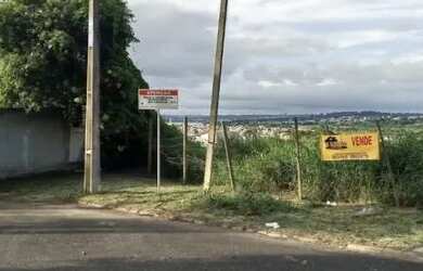 Imagem 2: terreno em frente ao bosque