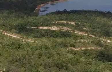 Imagem: O terreno possui 30.000m² de Área, Imóvel novo e está localizado