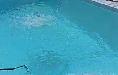 Imagem: A casa possui 2 Dormitórios, 3 Banheiros, 1 Vaga na garagem