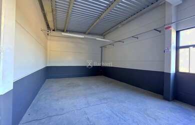 Imagem 11: Sala comercial no Bairro do Salto, com 240 m², estacionamento rotativo...