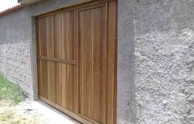 Imagem: A casa possui 1 Dormitório, 1 Banheiro, 1 Vaga na garagem e