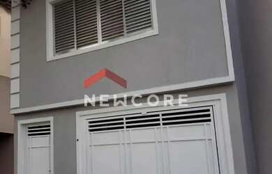 Imagem: A casa possui 3 Dormitórios, 2 Banheiros, 1 Vaga na garagem