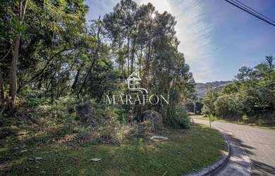 Imagem: O terreno possui 722m² de Área e está localizado em Gramado