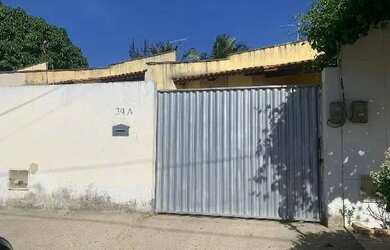 Imagem: A casa possui 2 Dormitórios, 1 Banheiro, 1 Vaga na garagem