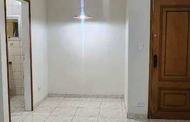 Imagem: O apartamento possui 1 Dormitório, 1 Banheiro, 1 Vaga na garagem