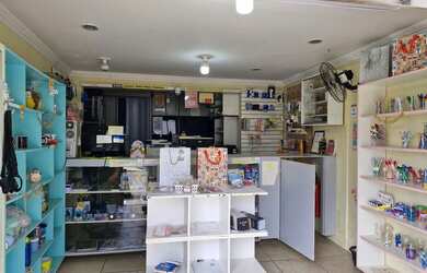 Imagem: O depósito possui 30m² de Área e está localizado em Ponto