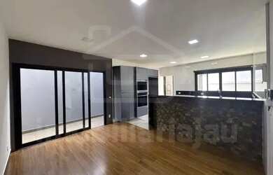 Imagem: A casa possui 3 Dormitórios, 1 Banheiro, 5 Vagas na garagem