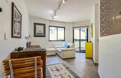 Imagem: O apartamento possui 1 Dormitório, 1 Banheiro, 1 Vaga na garagem