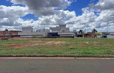 Imagem: O terreno possui 253m² de Área e está localizado em São