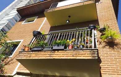 Imagem: A casa à venda possui 4 Dormitórios, 5 Banheiros, 5 Vagas