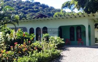 Imagem: O depósito possui 2 Vagas na garagem, 97m² de Área e está