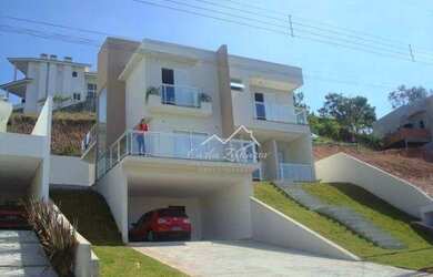 Imagem: A casa em condomínio possui 3 Dormitórios, 4 Banheiros, 4