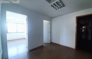 Imagem: O depósito possui 1 Vaga na garagem e 44m² de Área e está