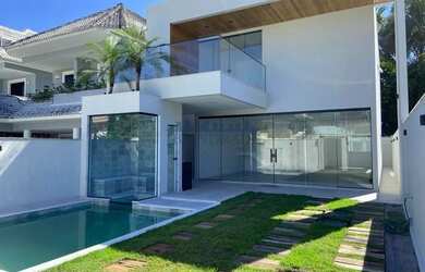 Imagem: A casa em condomínio possui 3 Dormitórios, 5 Banheiros, 2