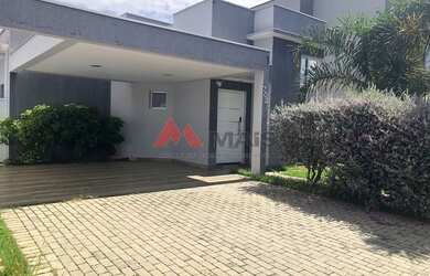 Imagem: A casa em condomínio possui 3 Dormitórios, 1 Banheiro, 300m²