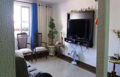 Imagem: A casa possui 3 Dormitórios, 2 Banheiros, 1 Vaga na garagem