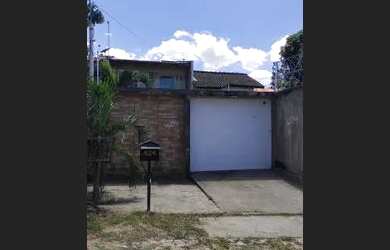 Imagem: A casa possui 3 Dormitórios, 2 Banheiros, 3 Vagas na garagem