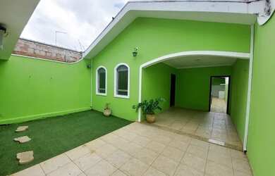 Imagem 1: Casa bonita. 2 Vagas na garageme3 Dormitórios