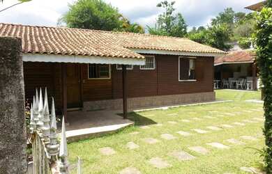 Imagem 3: Casa térrea em Atibaia no asfalto a 1 km da Fernão Dias com amplo terreno...