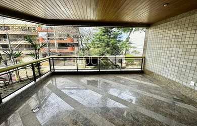 Imagem: O apartamento possui 4 Dormitórios, 3 Banheiros, 3 Vagas na