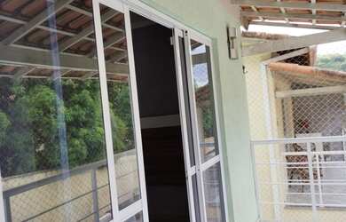 Imagem: A casa em condomínio possui 2 Dormitórios, 2 Banheiros, 2