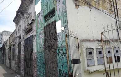 Imagem: O depósito possui 5 Vagas na garagem e está localizado em