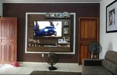 Imagem: A casa possui 2 Dormitórios, 2 Banheiros, 1 Vaga na garagem