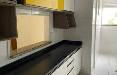 Imagem: O apartamento possui 3 Dormitórios, 1 Banheiro, 1 Vaga na garagem