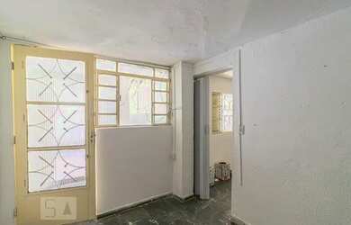 Imagem: A casa possui 2 Dormitórios, 1 Banheiro, 80m² de Área e