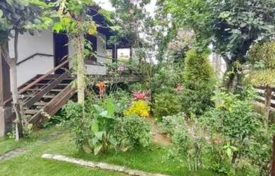 Imagem: A casa possui 4 Dormitórios, 5 Banheiros, 5 Vagas na garagem