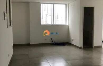 Imagem: O depósito possui 1 Vaga na garagem e 51m² de Área e está