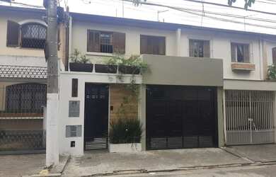 Imagem: A casa possui 3 Dormitórios, 3 Banheiros, 1 Vaga na garagem