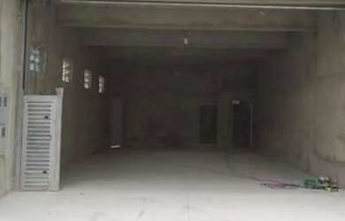 Imagem: O depósito possui 2 Vagas na garagem, 100m² de Área e está