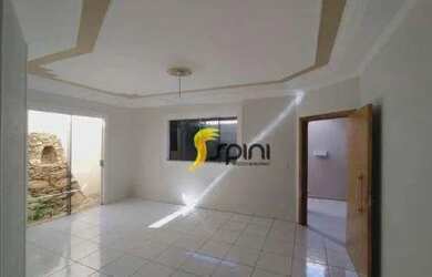 Imagem: A casa possui 2 Dormitórios, 2 Banheiros, 2 Vagas na garagem