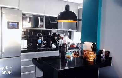 Imagem: O apartamento possui 2 Dormitórios, 1 Banheiro, 2 Vagas na