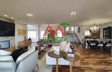 Imagem 2: Casa de alto padrão em bairro nobre Campos do Jordão