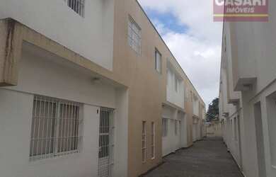 Imagem: A casa em condomínio possui 2 Dormitórios, 2 Banheiros, 1