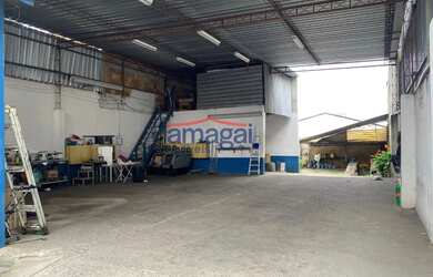 Imagem: O depósito possui 5 Vagas na garagem, 250m² de Área e está