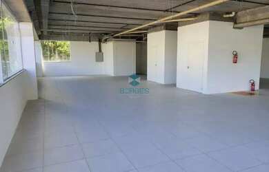 Imagem 6: Galpão comercial à venda ou locação no Lucaia, Salvador - 740m² em...