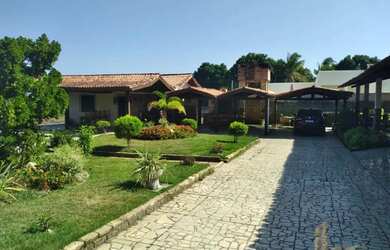 Imagem: Uma Chácara com aproximadamente 7200 m2 toda murada piscina