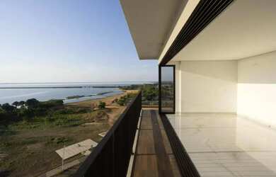 Imagem: O apartamento possui 3 Dormitórios, 2 Banheiros, 2 Vagas na